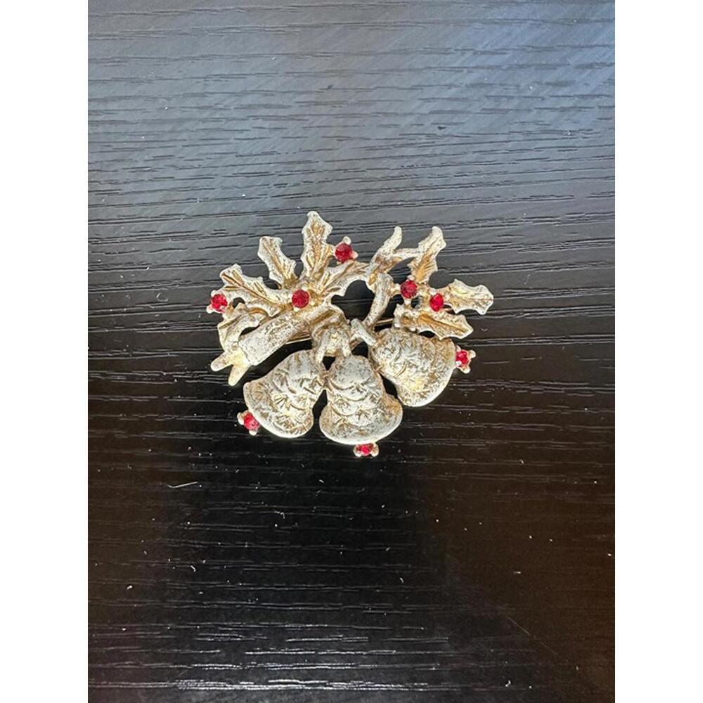 Vintage Gold Christmas Bell Jewelry Set – Brooch & Earrings
